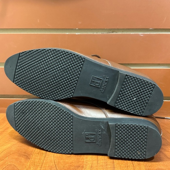 Elegant Brown Chukka Boots for Men - Picture 3 of 6